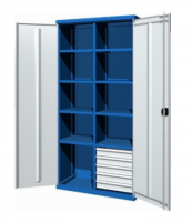 Шкаф для оснастки и инструмента "CLASSIC"Большая вертикальная перегородка, 8  малых полок, 5 малых ящиков.                                                                                                                                                    