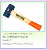 Кувалда 2000г.с квадратным, двусторонним бойком на короткой деревянной ручке.