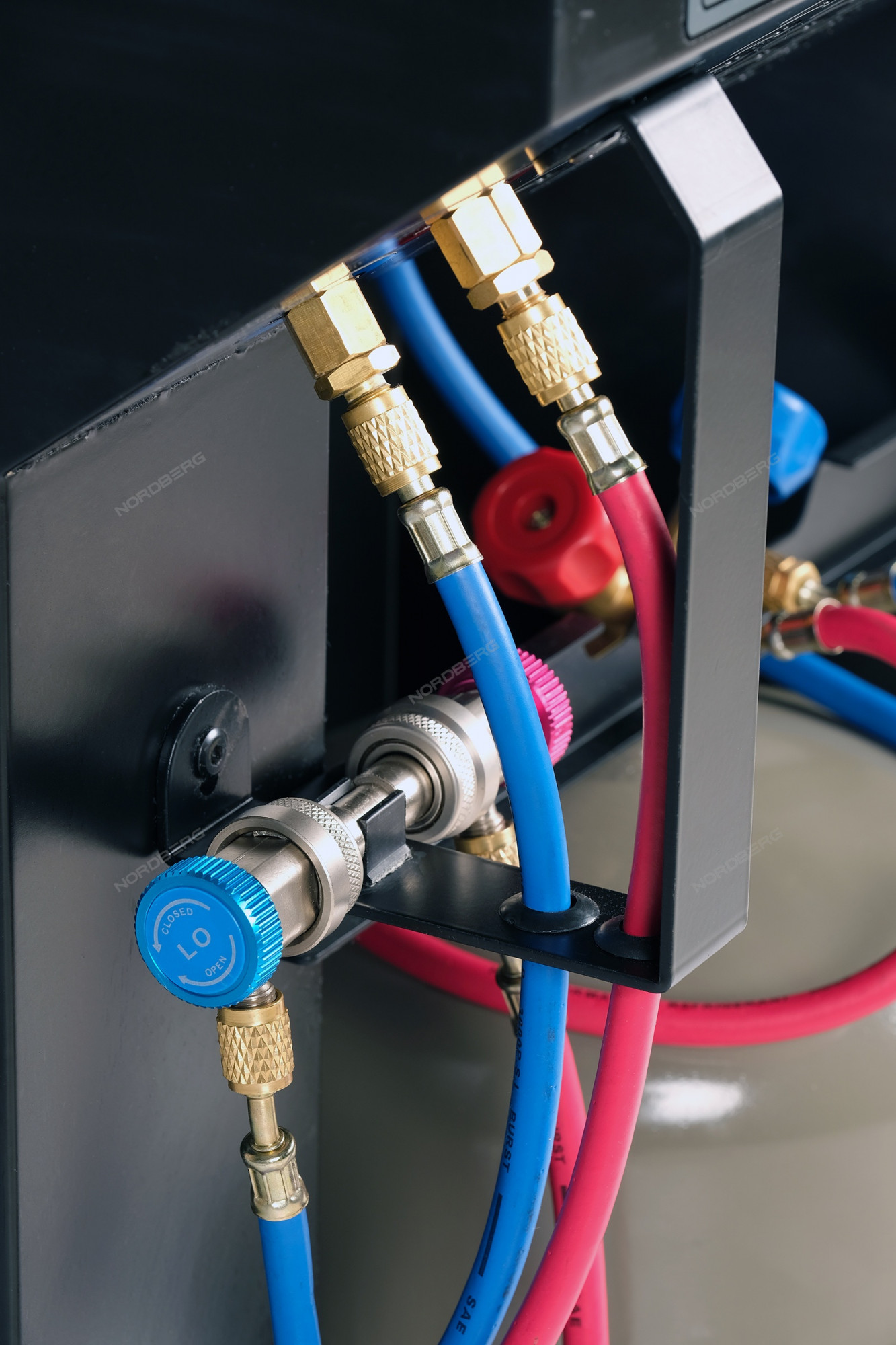 NF15 NORDBERG УСТАНОВКА полуавтомат для заправки автомобильных кондиционеров