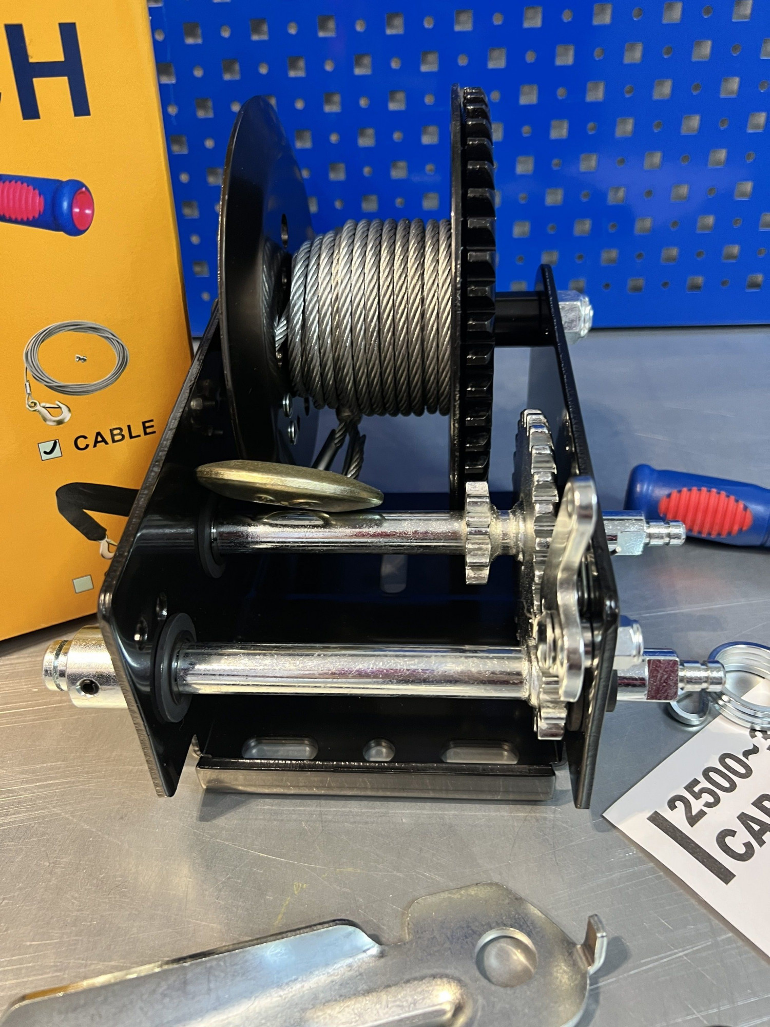 WC06-525-2 Лебёдка ручная стационарная (1100кг). тросс 5мм.x 10м.