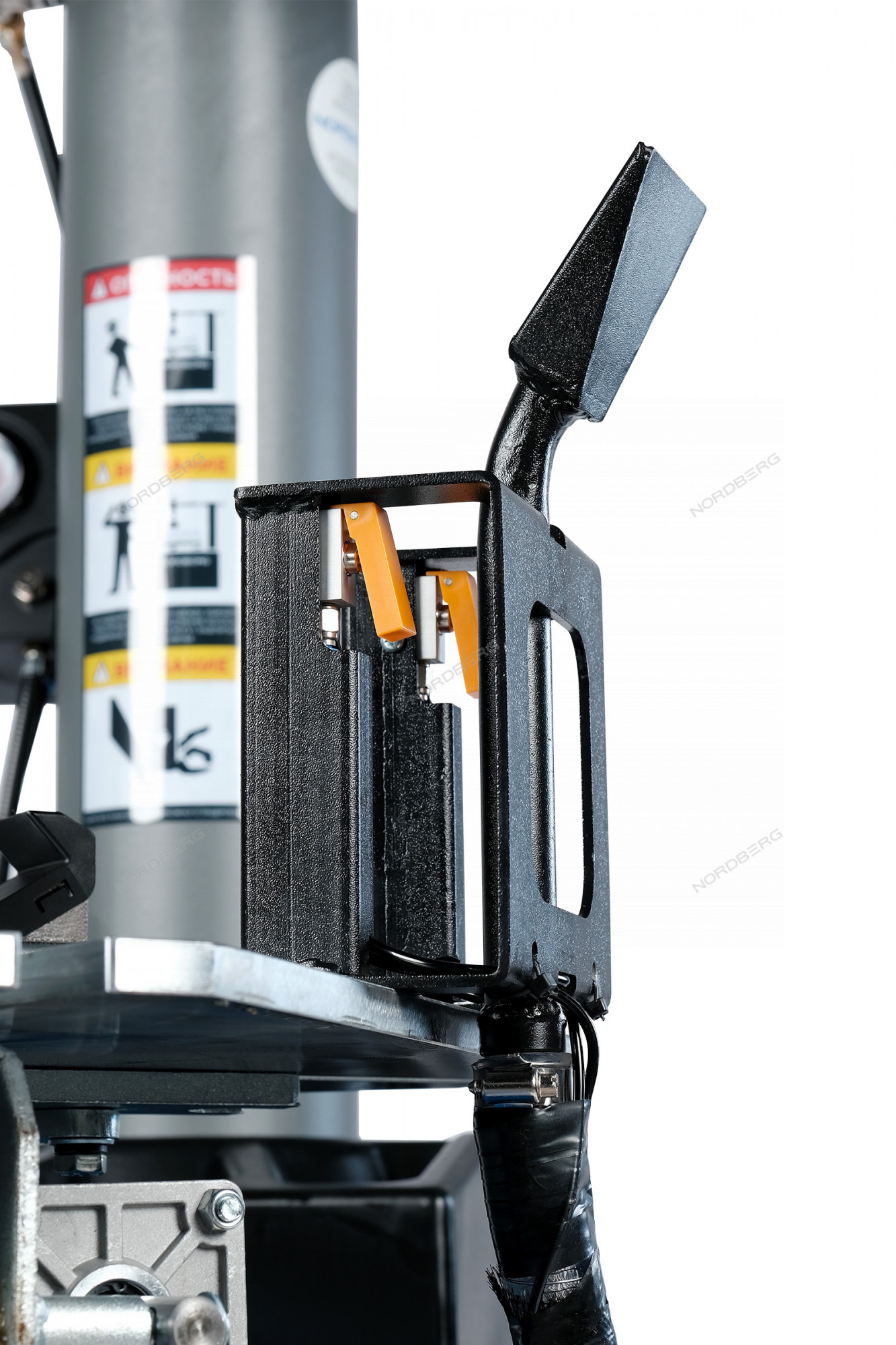 4639B NORDBERG Станок шиномонтажный 380V п/автомат, 2х скор, стол с накладками, взрывная подкачка, синий