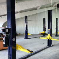 S-OPT-4T Подъемник гидравлический двухстоечный с нижней синхронизацией и симметричными лапами. Двусторонняя механическая система разблокировки, г/п 4000кг. 380V/2.2 кВт