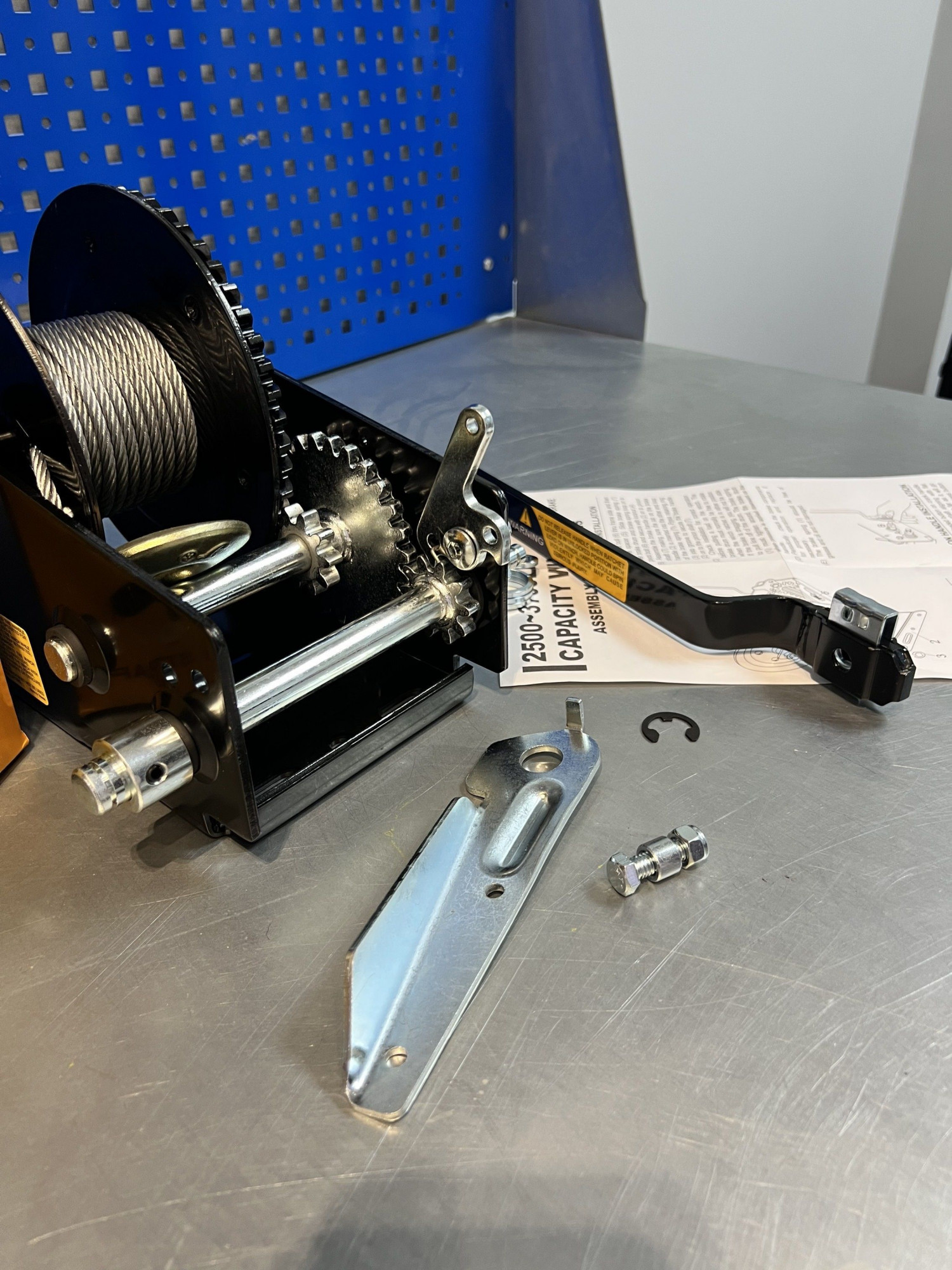 WC06-525-2 Лебёдка ручная стационарная (1100кг). тросс 5мм.x 10м.